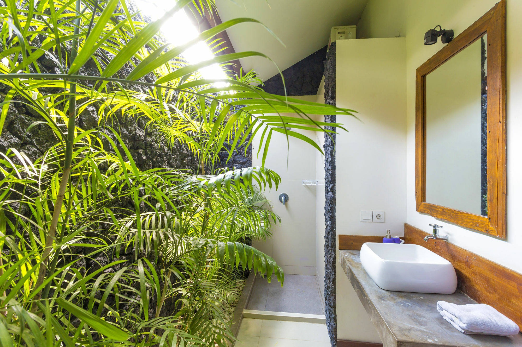 Big Brother Surf Inn Canggu Exteriér fotografie