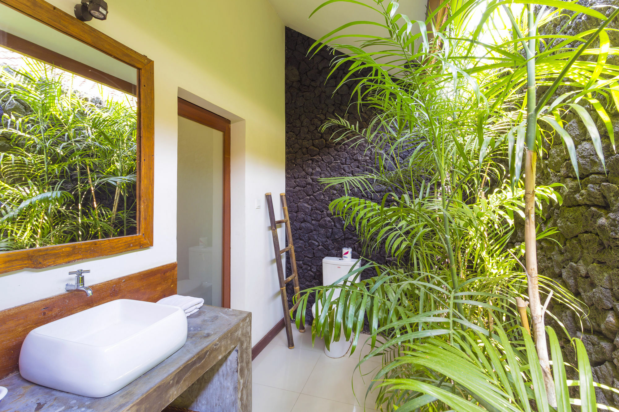 Big Brother Surf Inn Canggu Exteriér fotografie