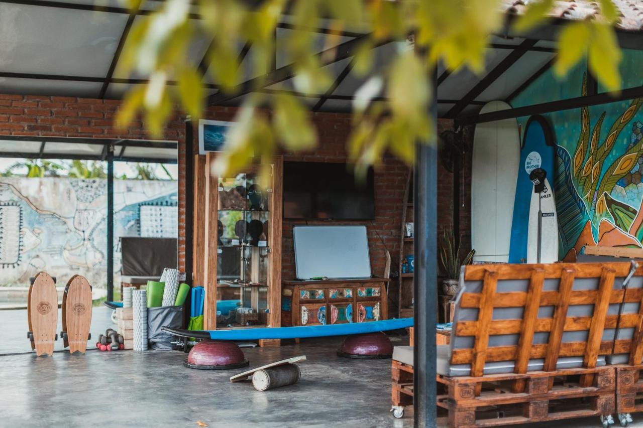 Big Brother Surf Inn Canggu Exteriér fotografie